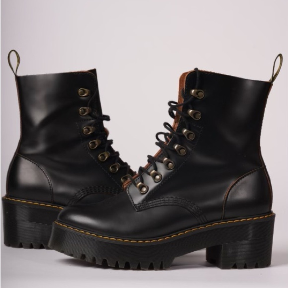 Dr. Martens  | SIZE US9 | LEONA WOMEN'S VINTAGE SMOOTH LEATHER HEELED BOOTS